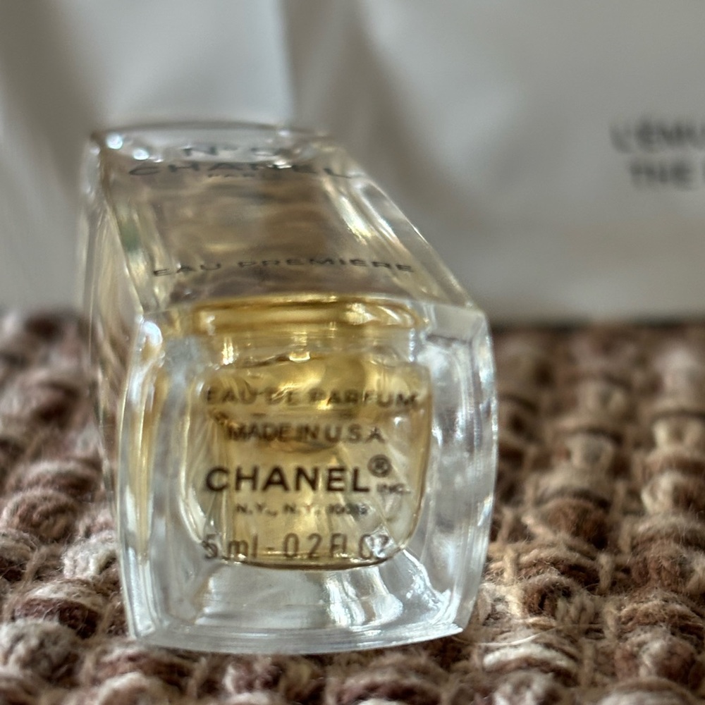 CHANEL No. 5 Mini Perfume and 4 Lotion Set - Picture 3 of 3